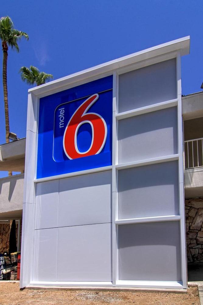 Motel 6 Old Town Scottsdale Fashion Square Exterior photo